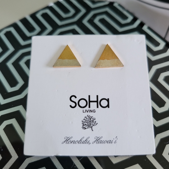 SoHa Living | Set of 3 Small Geometric Post Earrings - Picture 3 of 10